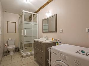 Maisons de vacances Beautiful holiday home in Isigny sur Mer with garden : photos des chambres