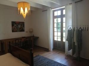Maisons de vacances Warm Mansion with Swimming Pool in Sigoul s : photos des chambres