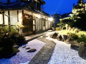 福知山の暮らすように泊まれる宿 wぴーす 山あり川あり自然豊かな田舎の風景 帰省時の滞在宿にも最適です 福知山温泉まで車で8分