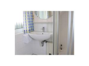 Sun, mudflats and sea