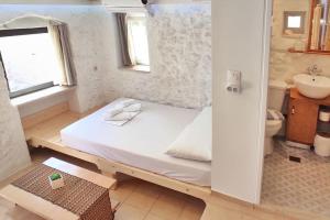 The tiny White House - Tiny Studio in Town Center