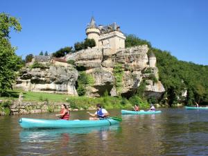 Maisons de vacances Warm Mansion with Swimming Pool in Sigoul s : photos des chambres