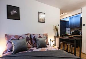 Blackwood Haven: Modern Escape