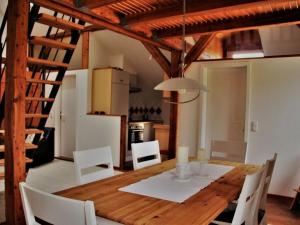 1 in the Maaßen country house
