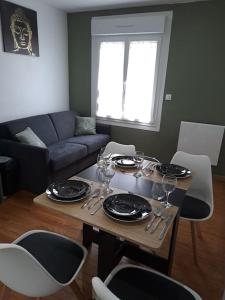Appartements T2 Jacky IC. /Moto / Circuit 24h / Oasis /Antares : photos des chambres