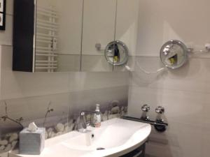 Watts happiness close to the beach