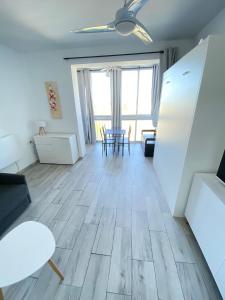 Studio avec Piscine et Parking