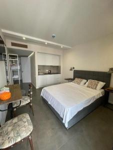 First Line APPARTMENT