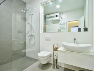 Bed of ROSES 4, designer decor