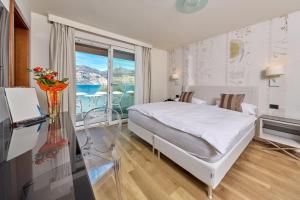 Double or Twin Room with Lake View room in Hotel Capri