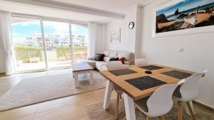 Lovley Ground Floor 2 Bed Direct Pool Access Free WiFi