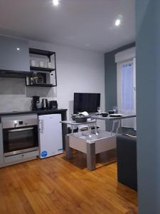 Appartements T2 Tom Krist. / Circuit 24h / Oasis /Antares : photos des chambres