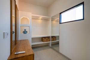 Villa Yuri - Stylish and Tropical Oasis 2BR Villa in Canggu