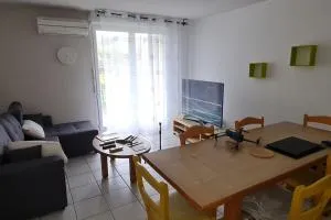 2 Chambres-Phonique-Parking sécurisé-Climatisation-DALLE BETON- Géré par Presta-Zen'Services - Manheulles