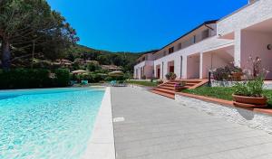 Elba Island Resort Pool & Tennis