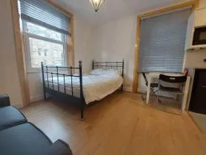 Newly refurbished studio - East Finchley