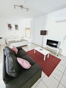 Stephanie City Apartments