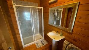 Blossom Cabin - Little log Cabin in Wales