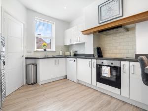 Refurbished 2 Bed Close To City - Pass The Keys