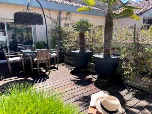 Appartement 65m2, terrasse 25m2, dernier étage.