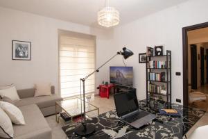 Mia Ginger, Stazione Trastevere vicinanze