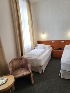 Standard Twin Room room in Hotel Margit
