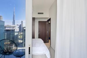 Skyline 20thModern 1BRIconic Burj Khalifa View