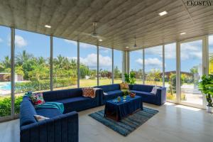 EKOSTAY Luxe - Woodstock Villa I 2 Acre Property I Cricket Turf I Party Friendly