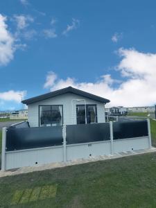 Golden Anchor - The Oakland Lodge - Coastal Caravan Breaks