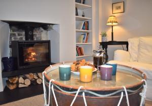 West Pallant Georgian Townhouse in City Centre with Courtyards, BBQ & Log Burners - Dogs Welcome! Chichester Holiday Properties