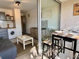 Studio cabine à 400m de la mer avec piscines, parking privé et loggia - Argelès-sur-Mer - FR-1-225-768