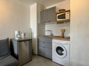 Studio cabine à 400m de la mer avec piscines, parking privé et loggia - Argelès-sur-Mer - FR-1-225-768