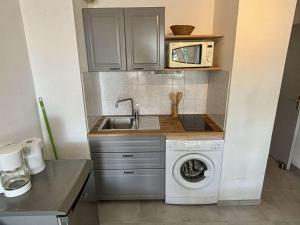 Studio cabine à 400m de la mer avec piscines, parking privé et loggia - Argelès-sur-Mer - FR-1-225-768