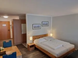 Steiner Strandappartements Appartement 106 Süd- Landseite - Stein