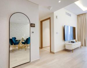 Elegant 2-BR Gem Quick Access Downtown Dubai