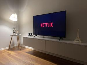 New Bazaar, Grand Apartment