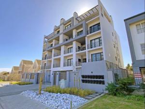 Blouberg Coastal Hideout, Luxury Apartment with a Braai and Parking