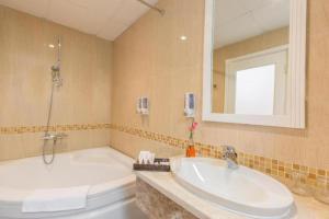 Dyn Hotel -18 Cao Ba Quat, Q1- by Bay Luxury