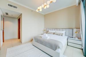 Executive luxury at its finest with Views of Burj Khalifa