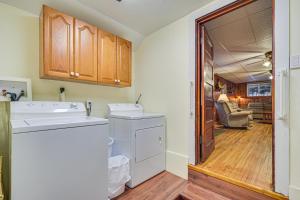 Hayward Retreat on the Chippewa Flowage with Dock!