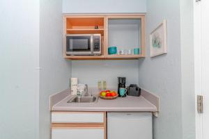 Newly Renovated King Suite-Ocean Views! Boardwalk 1140