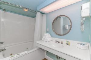 Newly Renovated King Suite-Ocean Views! Boardwalk 1140