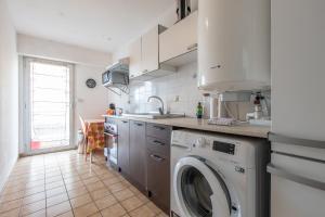LB Vacation Rentals I High Floor Sea View 2Br Apt with Balcony & Garage