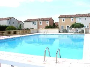 Duplex dans résidence avec Piscine à Uzès - Sagriès