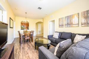 Beautiful Deluxe Condo, Vista Cay - 3015