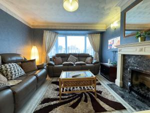 Two Double Bedroom Maisonette with rear garden.