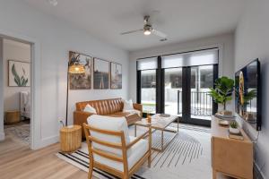 Savanna - Heart of Midtown - Odyssey at the Park