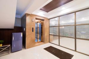 Monday Hotels Swarnas The Capital