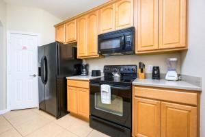 Beautiful Deluxe Condo, Vista Cay - 3023