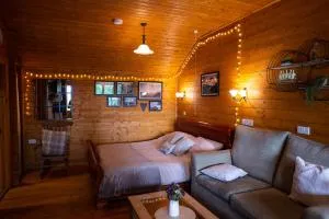 Cherry Cabin - Little Log Cabin in Wales - Highgate